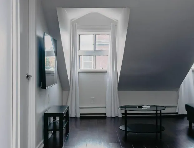 Lum The Queen hotel detail image 2