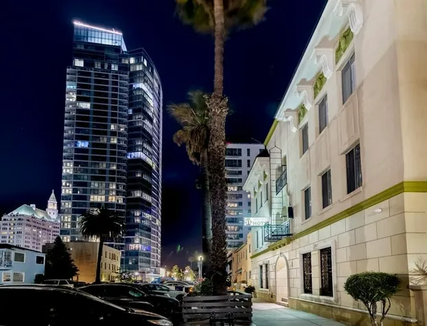 Lumea by the Sea Long Beach Convention Center hotel detail image 3