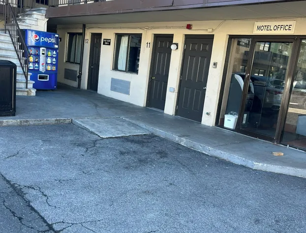 Metro Motel hotel detail image 3