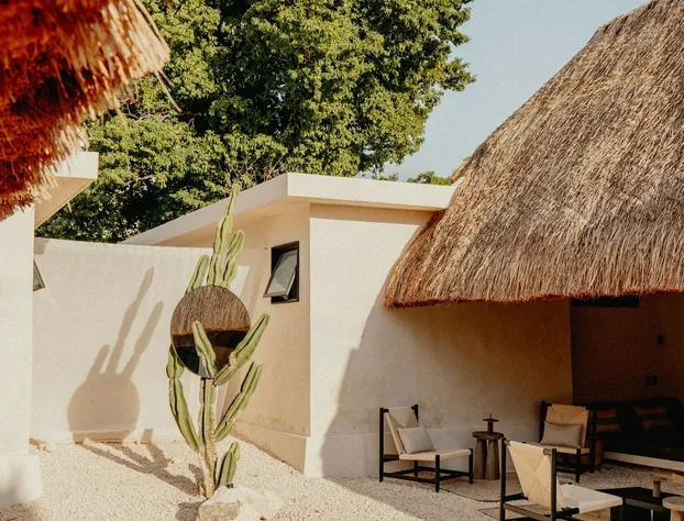 Ixum hotel detail image 4