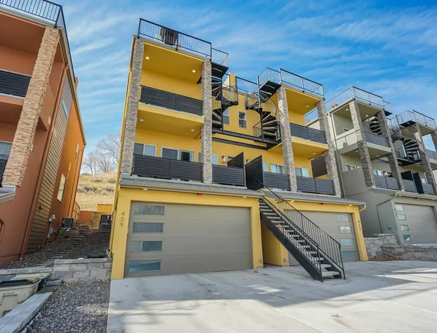 Chipmunk Father Dave hotel detail image 2