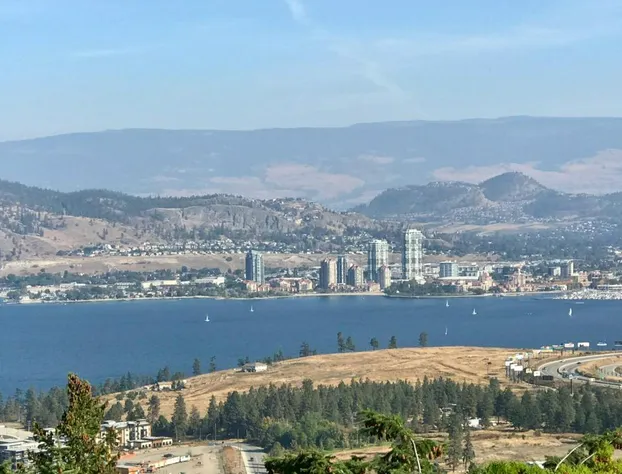 Lake and the City Bed and Breakfast hotel detail image 1