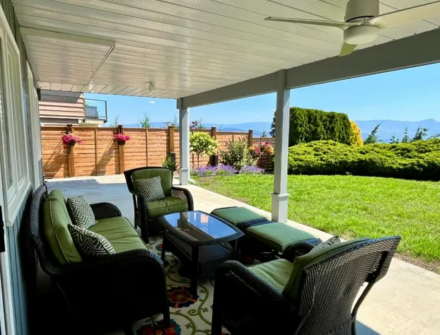 Lake and the City Bed and Breakfast hotel detail image 4