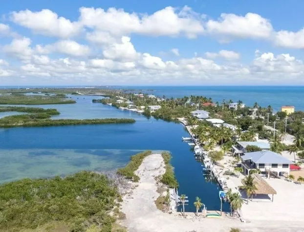 Barnacle Resort hotel detail image 4