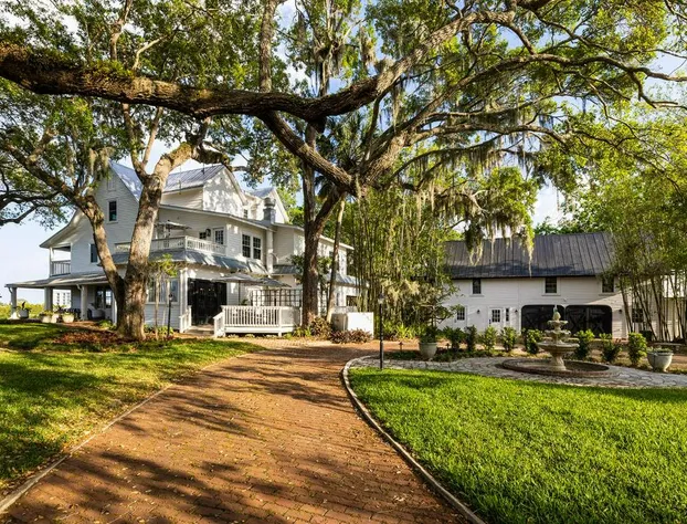 Victoria 1883 hotel detail image 1