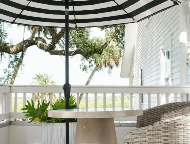 Victoria 1883 hotel detail image 2