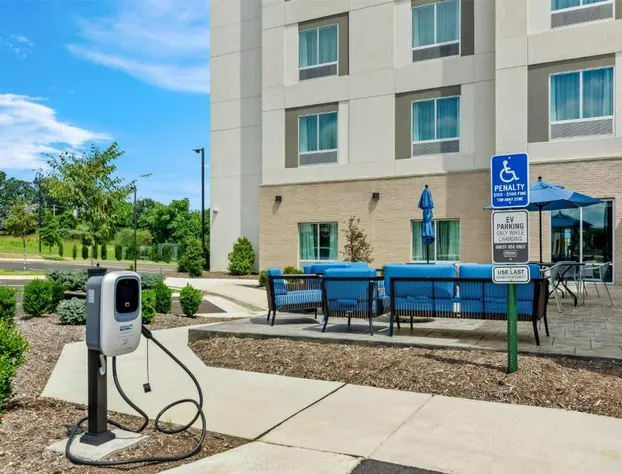 Hampton Inn Daleville hotel detail image 3