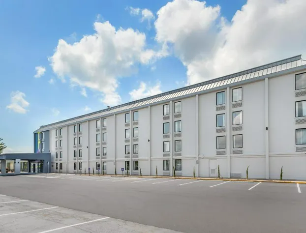 Spark by Hilton Knoxville North I-75 hotel detail image 1