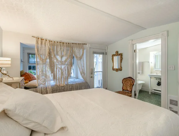 The Cottage and Castle hotel detail image 1