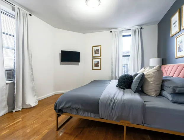 Elegant Harlem Suites hotel detail image 4