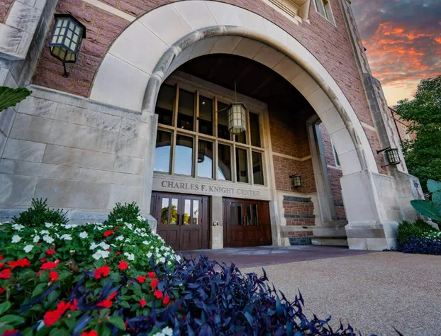 The Knight Center at Washington University hotel detail image 1