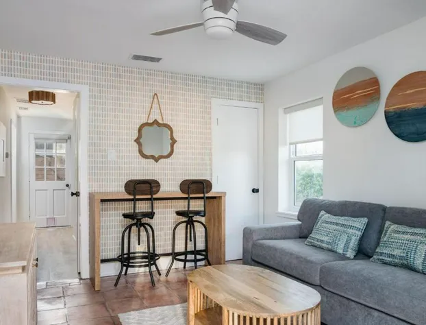 Haleys Court Boutique Motel hotel detail image 3