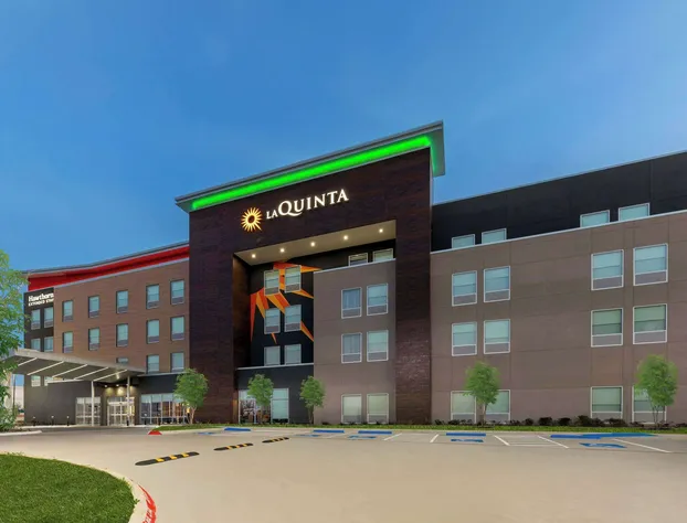 La Quinta Inn & Suites by Wyndham DeSoto hotel detail image 2