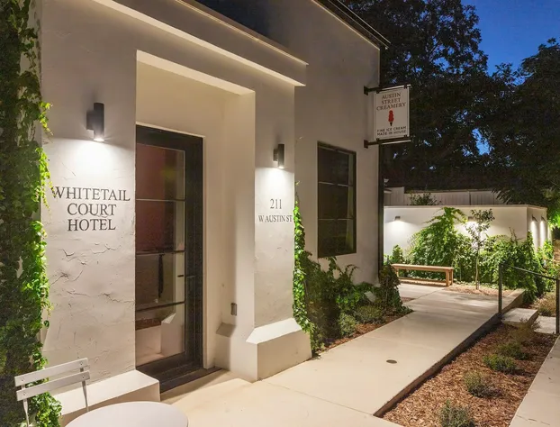 Whitetail Court Hotel hotel detail image 1