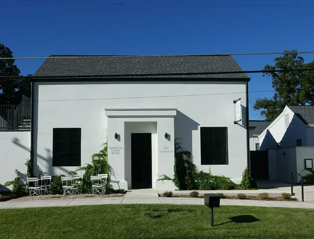 Whitetail Court Hotel hotel detail image 2