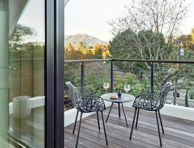 Okaeri Calistoga hotel detail image 2