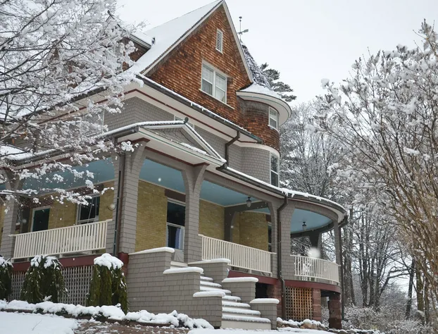 Queen's View Bayfield hotel detail image 1