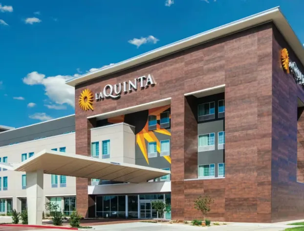 La Quinta Inn & Suites by Wyndham Olive Branch hotel detail image 1