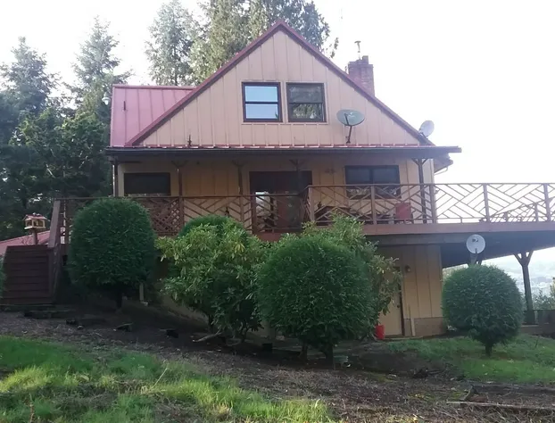 MapleRidge House: A BnB For All Seasons! hotel detail image 1