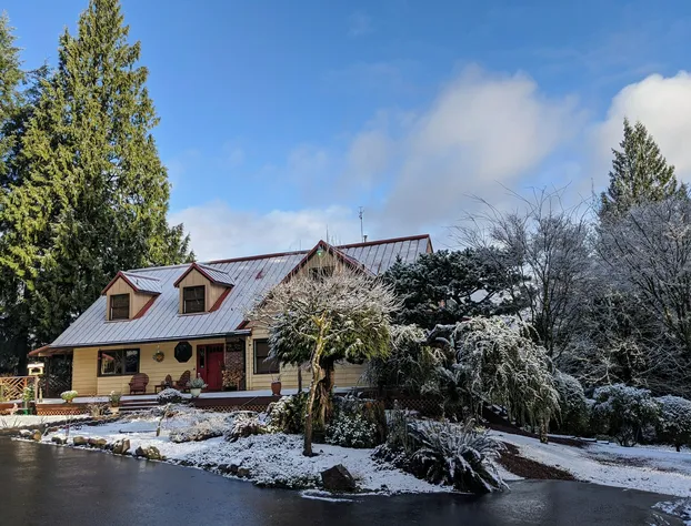 MapleRidge House: A BnB For All Seasons! hotel detail image 2