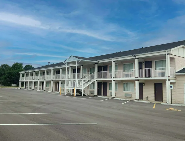 Days Inn by Wyndham Troy IL hotel detail image 1