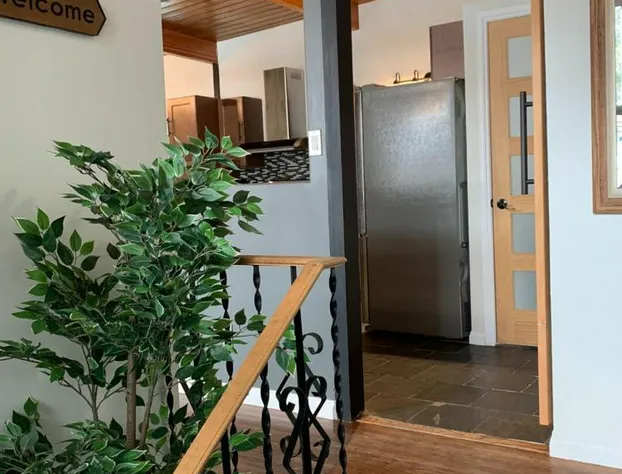 Lodge-Style Unit near University of Calgary hotel detail image 2