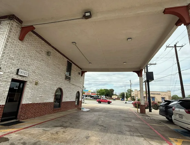 luxury inn hotel detail image 2