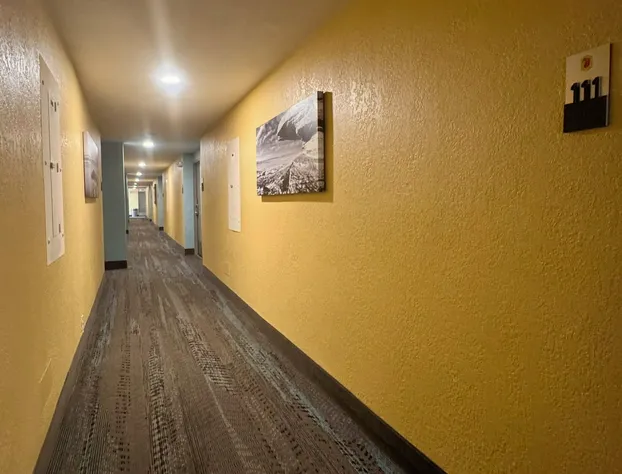 Super 8 By Wyndham Great Falls City Center hotel detail image 4