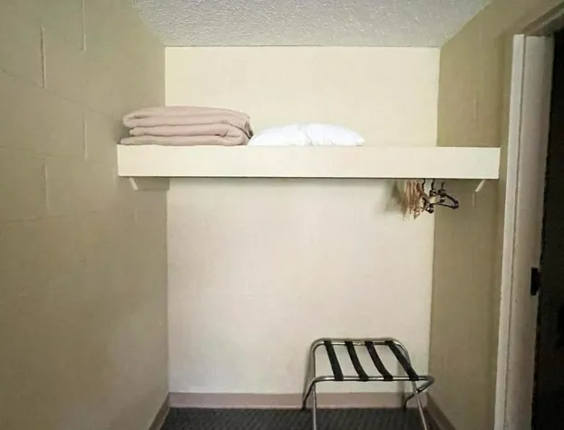 Hillside Lodge hotel detail image 2