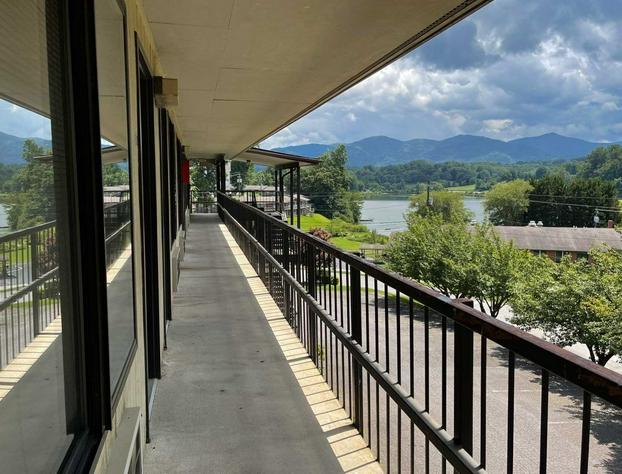 Hillside Lodge hotel detail image 1