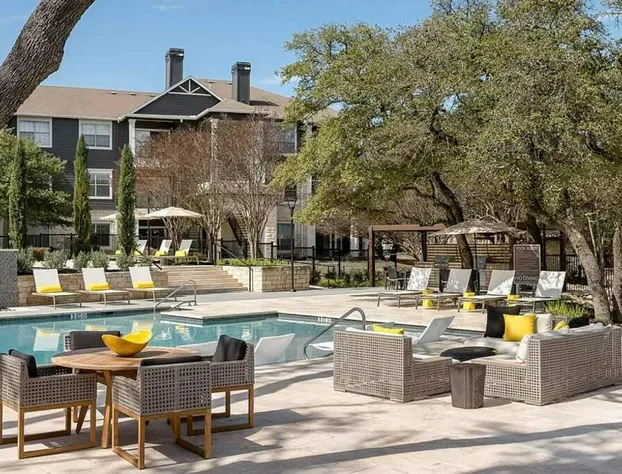 Luxurious 2BR+Resort Style Pool_5 min to Domain hotel detail image 2