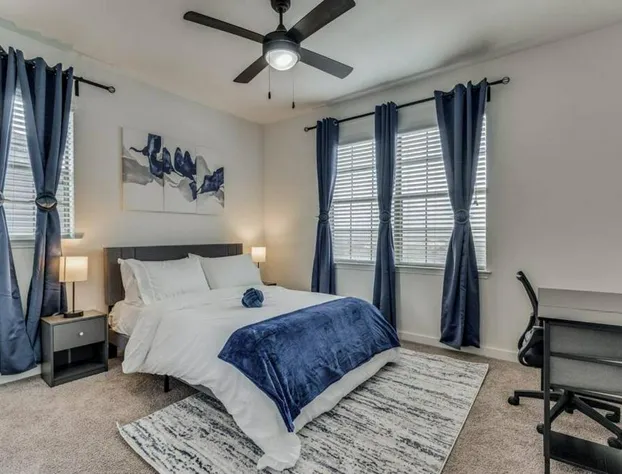 Luxurious 2BR+Resort Style Pool_5 min to Domain hotel detail image 4