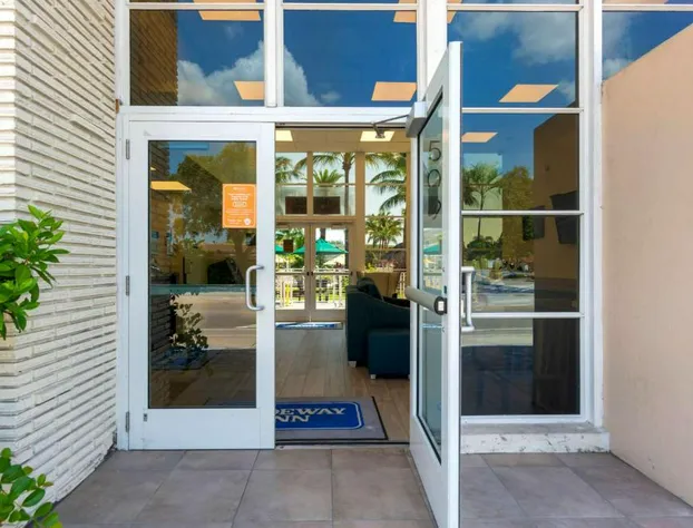 Downtown Hollywood Gardens Inn & Suites hotel detail image 4