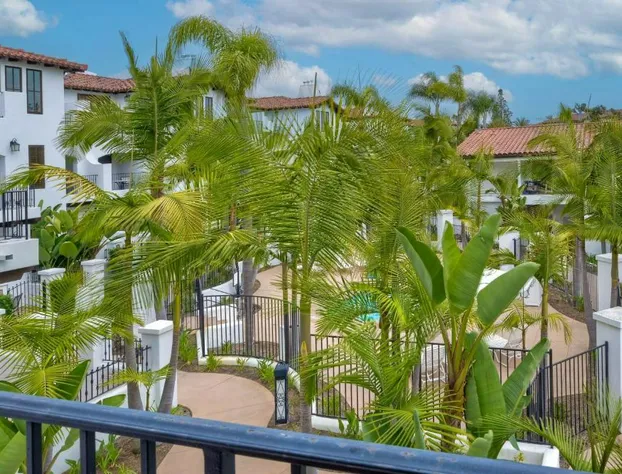 Heated Pool & Hot Tub Access Walk 2 Omni Resort Free Parking Wi-Fi Washer & Dryer hotel detail image 2