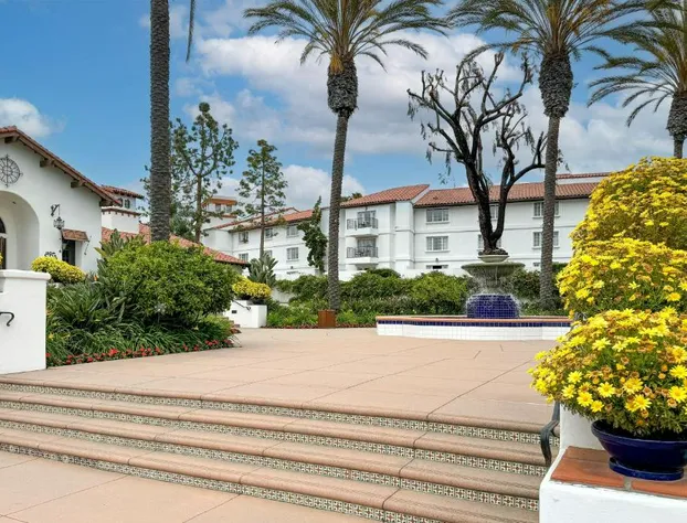 Heated Pool & Hot Tub Access Walk 2 Omni Resort Free Parking Wi-Fi Washer & Dryer hotel detail image 1