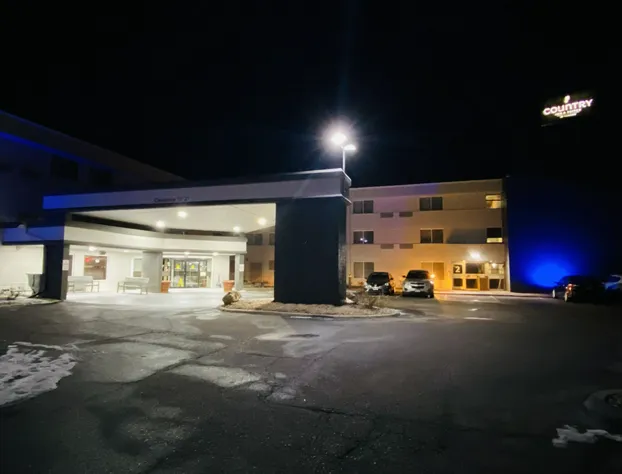 Wingate by Wyndham Lincoln Airport East I-80 hotel detail image 1