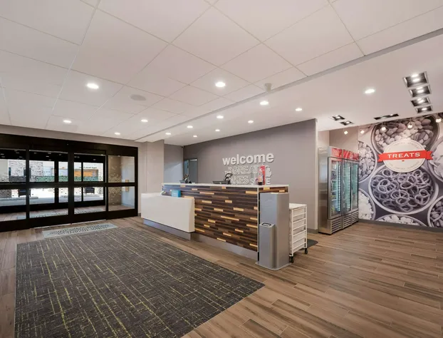 Hampton Inn Detroit Southfield hotel detail image 3