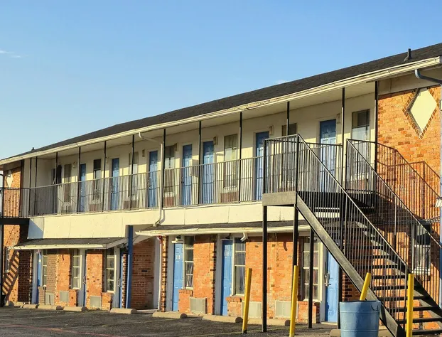 Cole Manor Motel By Oyo Love Field Market Center hotel detail image 1