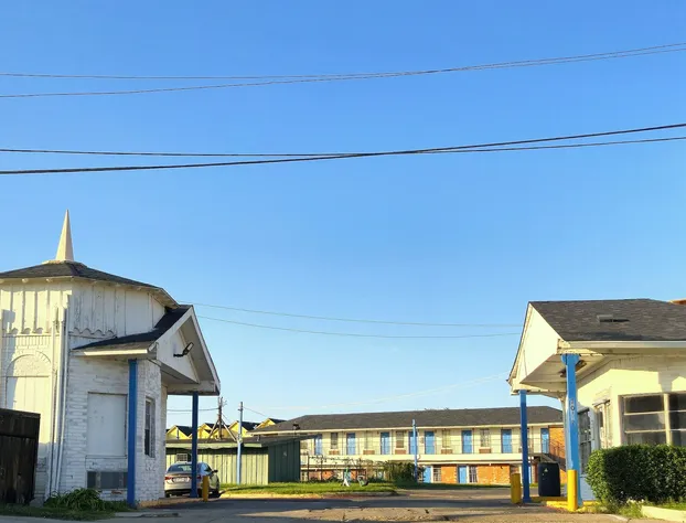 Cole Manor Motel By Oyo Love Field Market Center hotel detail image 1