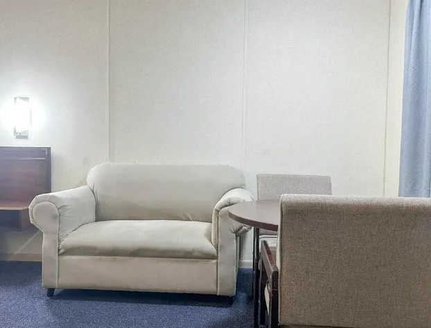 Louisville Inn By Oyo Louisville Municipal Airport hotel detail image 4