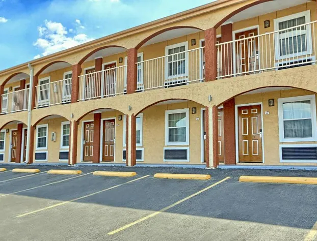 Econo Lodge Austin South hotel detail image 2