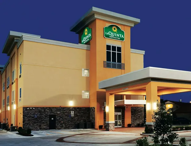 Comfort Inn & Suites hotel detail image 1