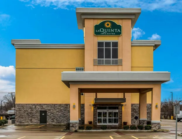 Comfort Inn & Suites hotel detail image 2