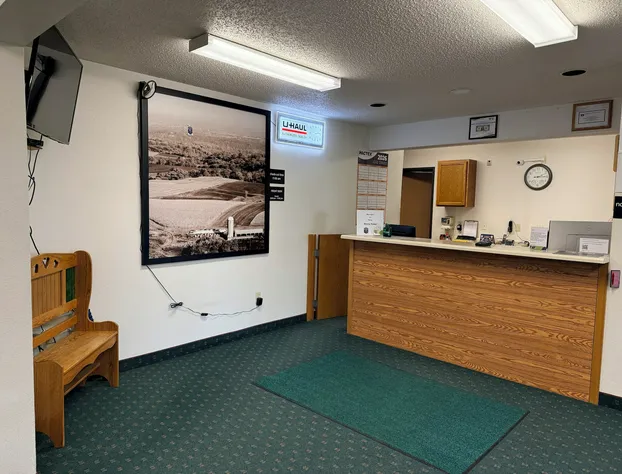 Budget Inn and Suites hotel detail image 3