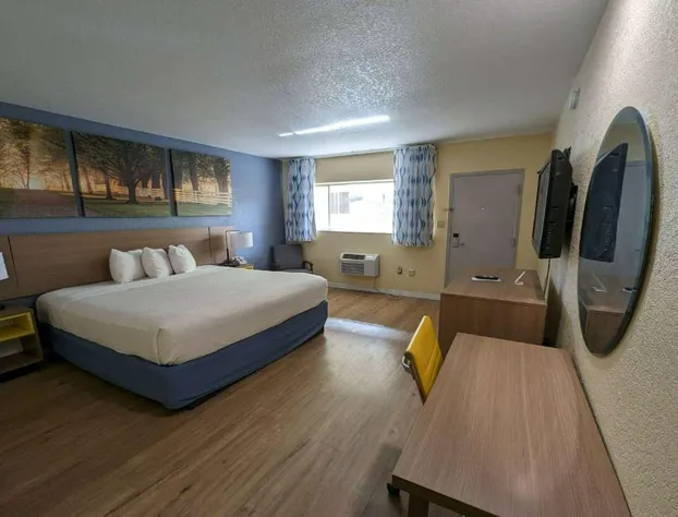 University Inn Gainesville hotel detail image 4