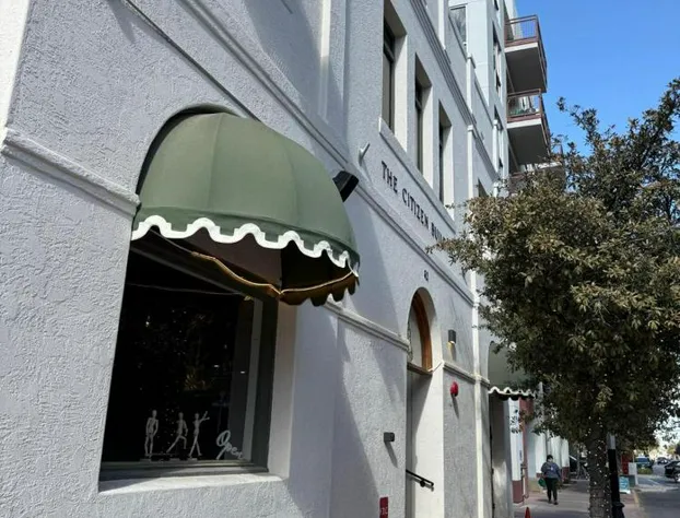 Unicorn Zebra hotel detail image 3