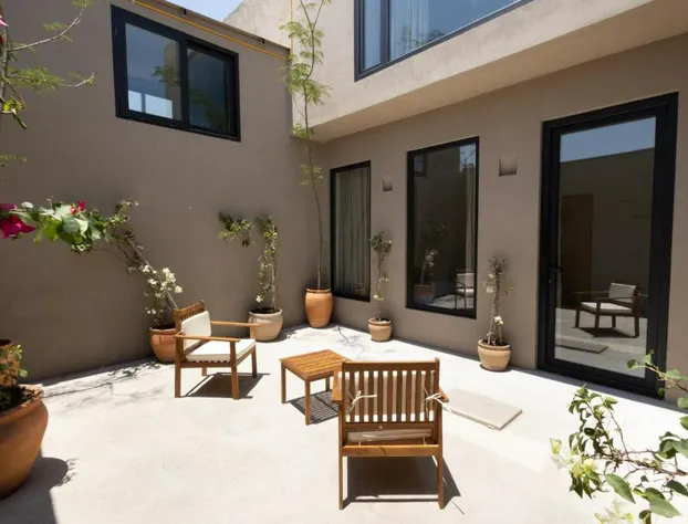 LePetit hotel detail image 1