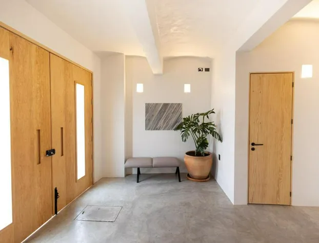 LePetit hotel detail image 3