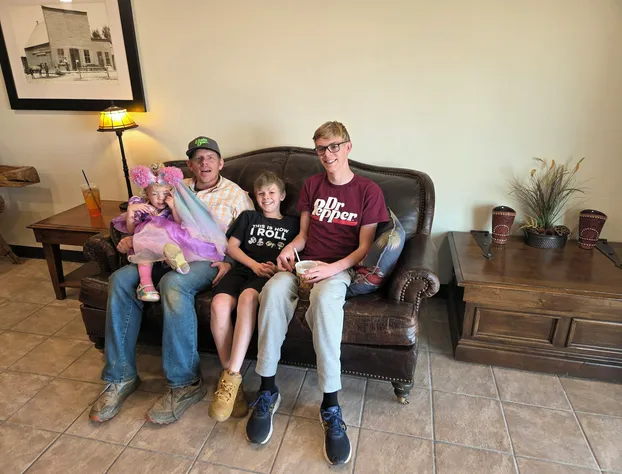 New Western Inn & Suites hotel detail image 2