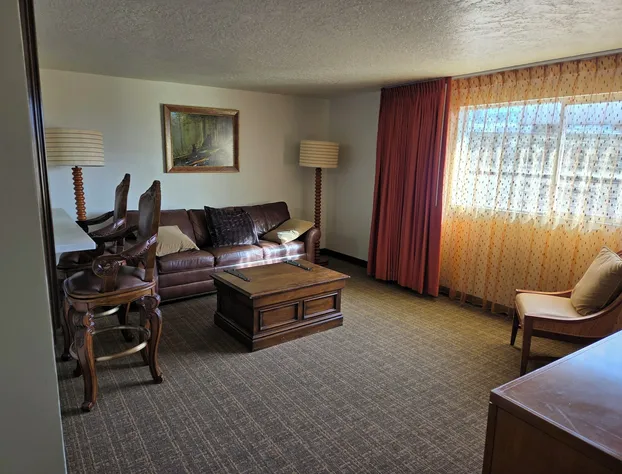 New Western Inn & Suites hotel detail image 4